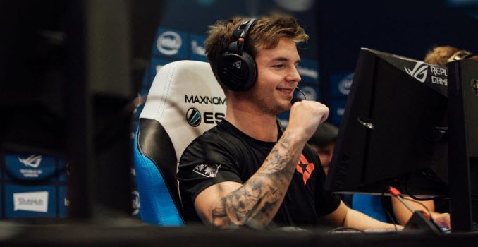 Legendary AWPer dev1ce